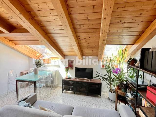 Appartamento in affitto a Sant'Agostino, Como