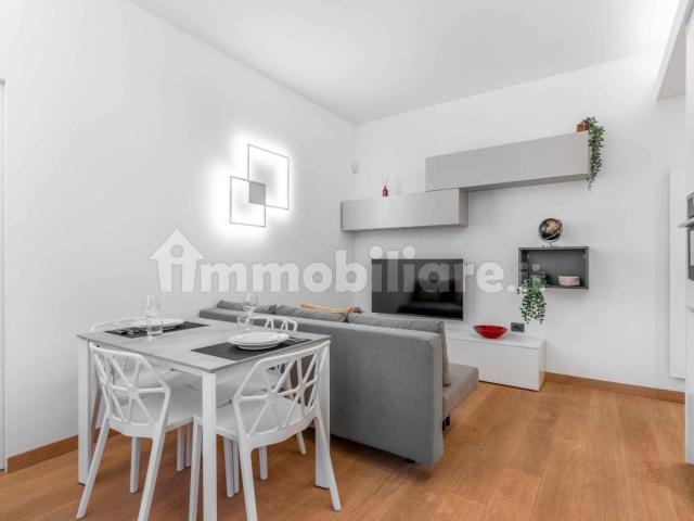 Appartamento in affitto a Municipio 9, Milano