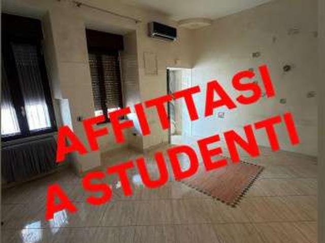 Appartamento in affitto a Municipalità 4, Campania