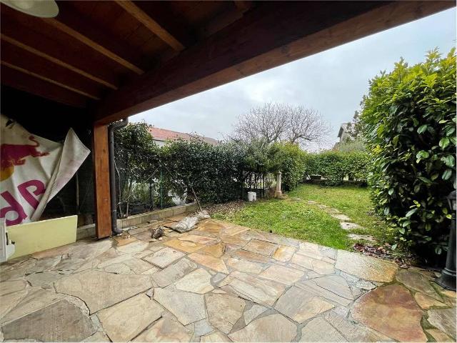 Appartamento in affitto a Sud, Villafranca Di Verona