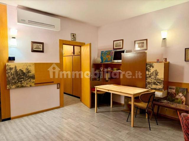 Appartamento in affitto a Comunità Montana Parco Alto Garda bresciano, Gardone Riviera
