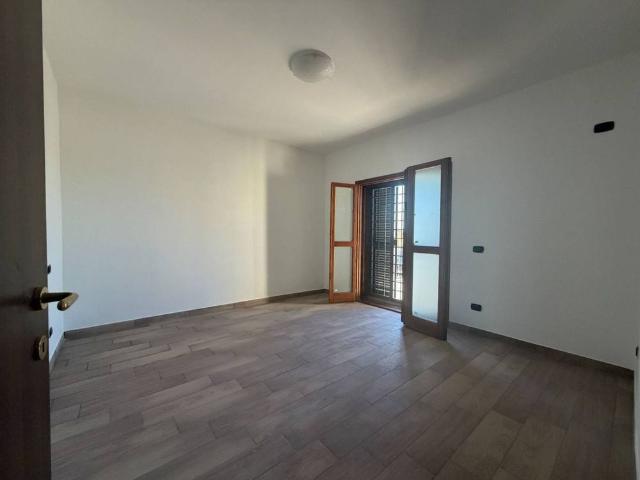 Appartamento in affitto a Centroni, Roma