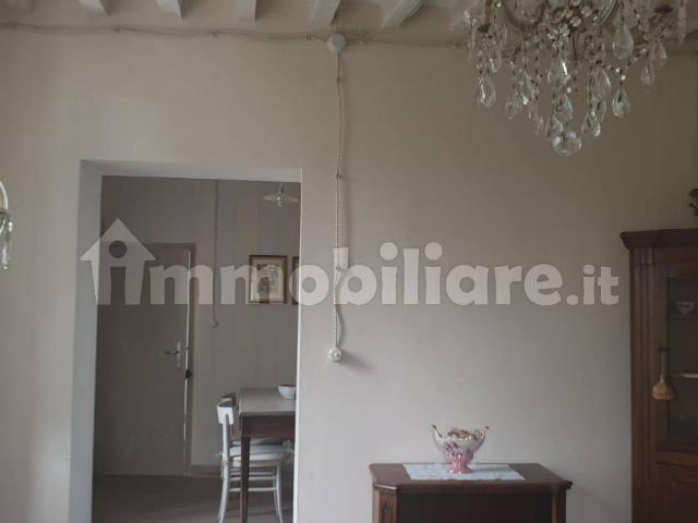 Appartamento in affitto a Varano De' Melegari, Reggio Emilia