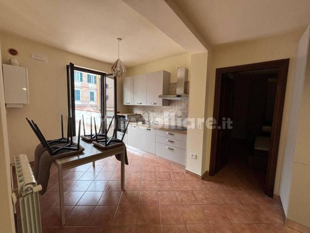 Appartamento in affitto a Borgo, Marche