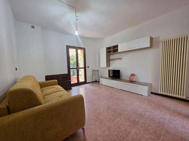 Appartamento in affitto a Sant'Agostino esterna-Porta Castello, Re