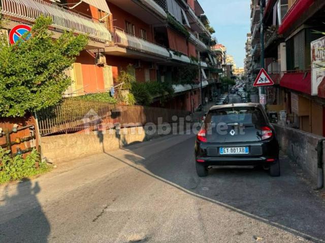 Appartamento in affitto a Astroni, Pianura