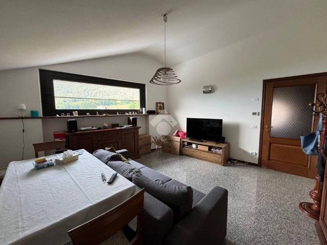 Appartamento in affitto a Solto Collina, Lombardia
