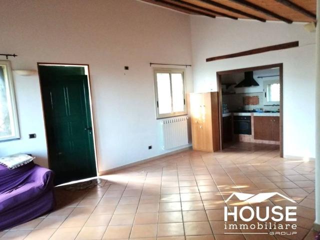 Appartamento in affitto a Ragalna, Sicilia