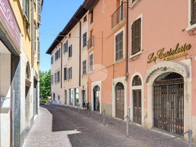 Appartamento in affitto a Comunità Montana Parco Alto Garda bresciano, Salò
