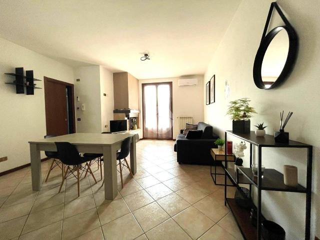 Appartamento in affitto a Calvagese Della Riviera, Lombardia