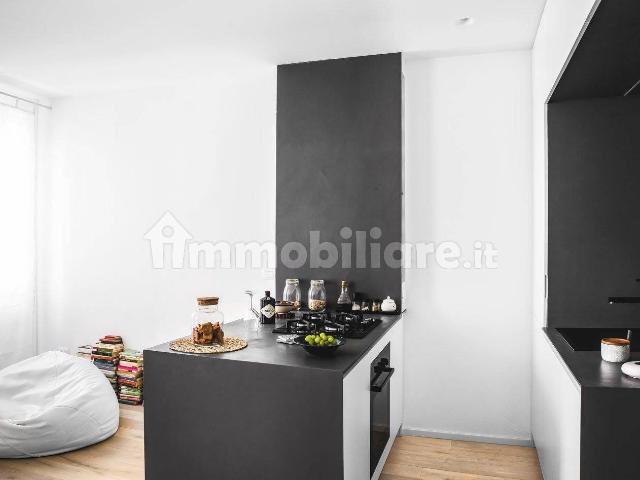 Appartamento in affitto a Santo Stefano, Bologna
