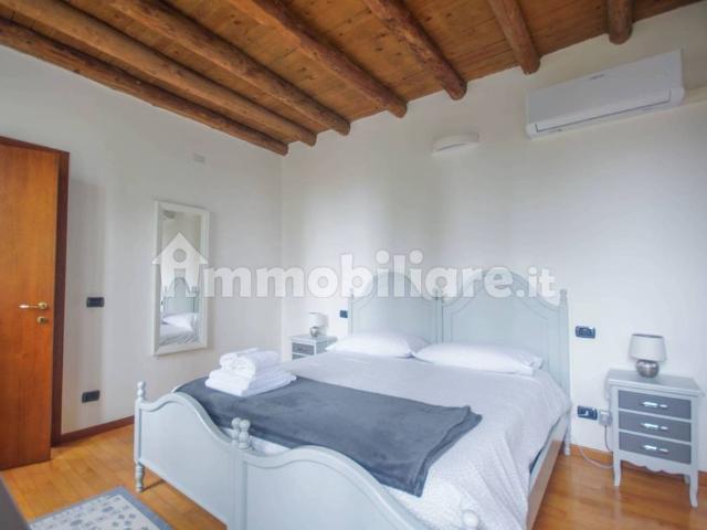 Appartamento in affitto a Negrar, Veneto