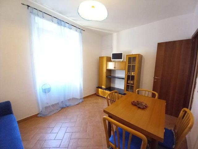 Appartamento in affitto a Capodimonte, Lazio