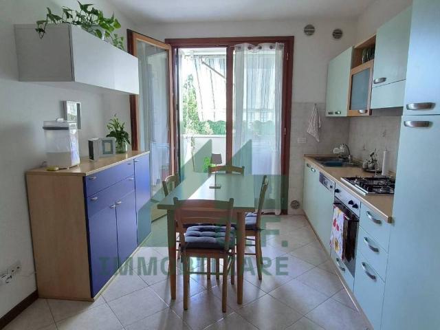Appartamento in affitto a Lanzago, Silea