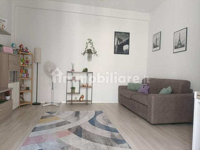 Appartamento in affitto a Cava Manara, Lombardia