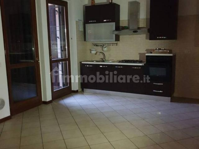 Appartamento in affitto a Bariola, Caronno Pertusella