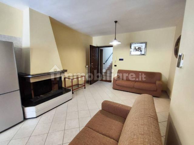 Appartamento in affitto a Montella, Campania