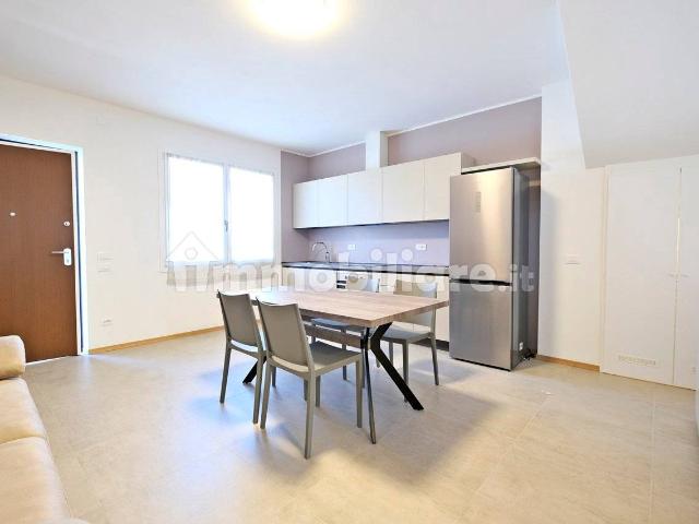 Appartamento in affitto a Calzoni, Villafranca Di Verona