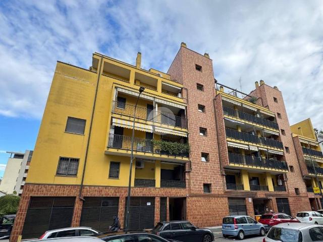 Appartamento in affitto a Municipio 9, Milano