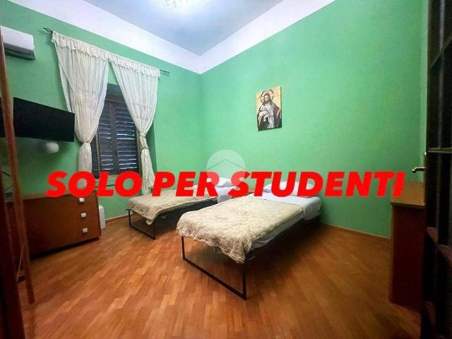 Appartamento in affitto a Municipalità 2, Mercato
