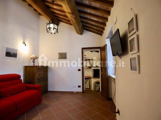 Appartamento in affitto a Capodimonte, Viterbo
