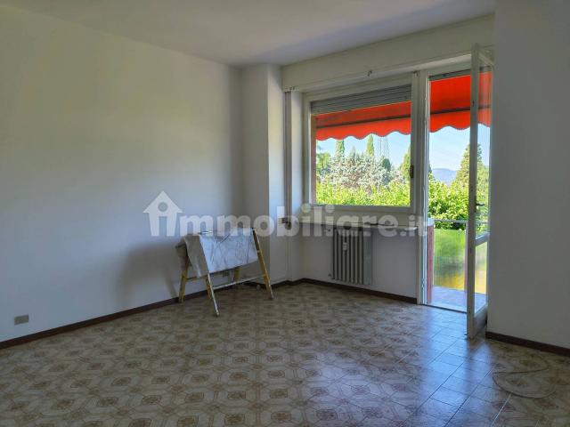 Appartamento in affitto a Almè, Lombardia
