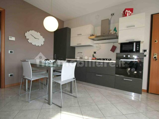 Appartamento in affitto a Lallio, Lombardia