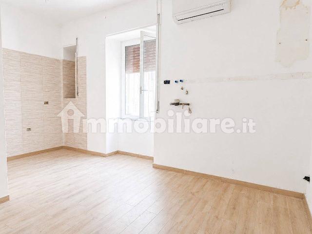 Appartamento in affitto a Pisciarelli, Pozzuoli