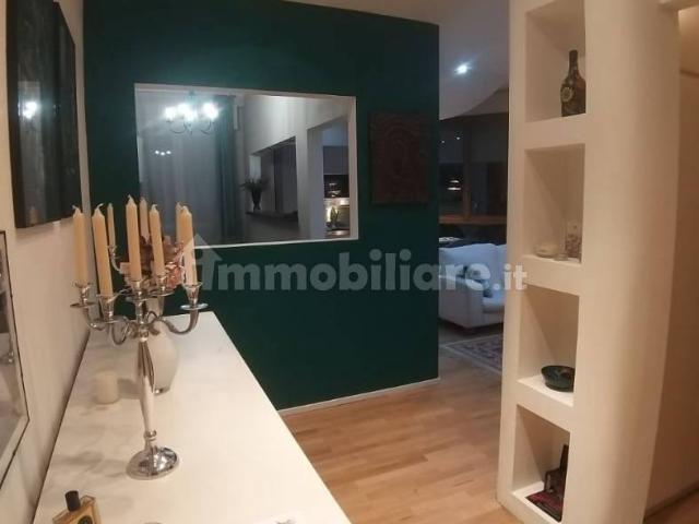 Appartamento in affitto a Angera, Lombardia
