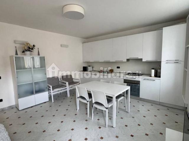 Appartamento in affitto a Intra, Piemonte