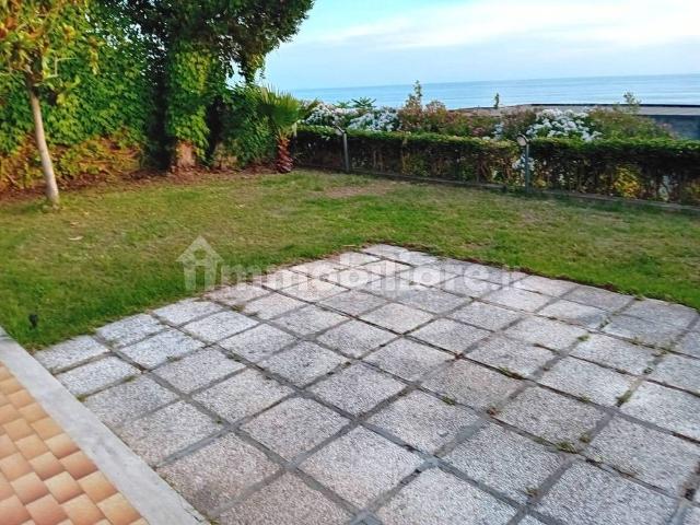 Appartamento in affitto a Torrevecchia, Calabria