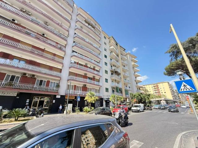 Appartamento in affitto a Municipalità 10, Campania