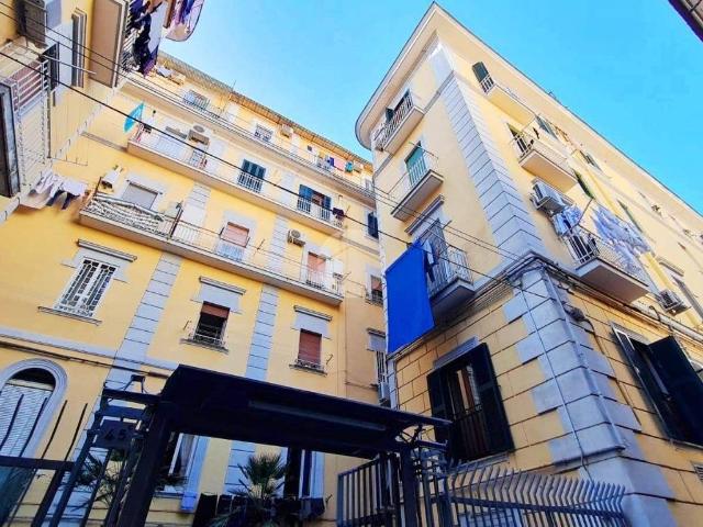 Appartamento in affitto a Municipalità 2, Campania