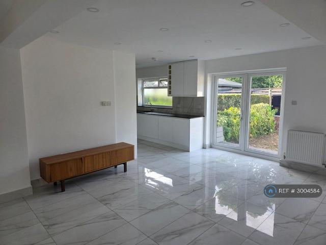 Apartment for rent in London Borough of Ealing, Greater London