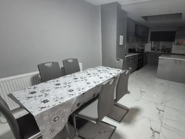 Apartment for rent in London Borough of Ealing, Perivale