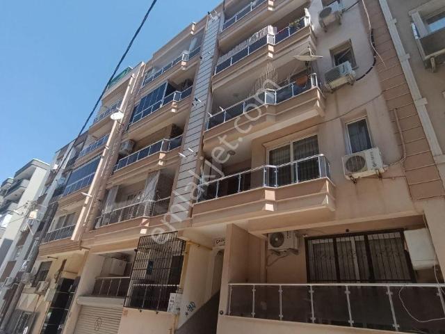 Karşiyaka, İzmir içerisinde satılık mülk