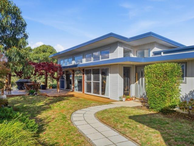 Cottage for sale in Cargo, New South Wales