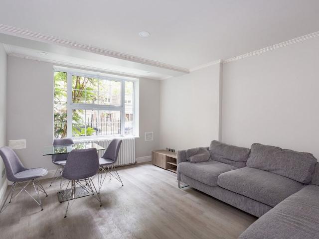 Apartment for rent in Highbury, Greater London