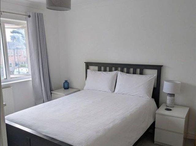 Room for rent in Woking, Surrey