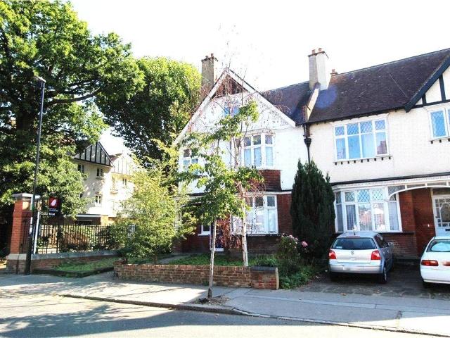 Apartment for rent in London Borough of Croydon, Addiscombe