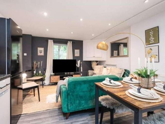 Townhouse for rent in Wincheap, The Bridge