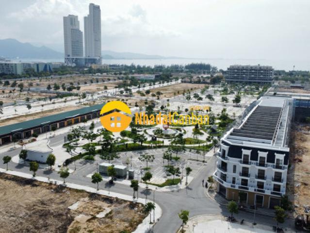 Nhà mặt phố bán