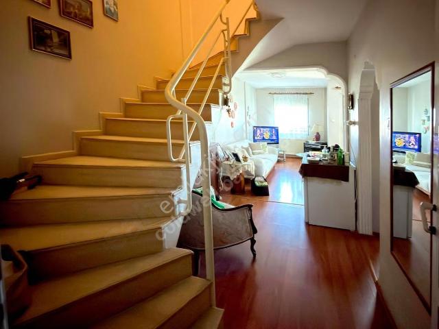 Urla, İzmir içerisinde satılık Villa