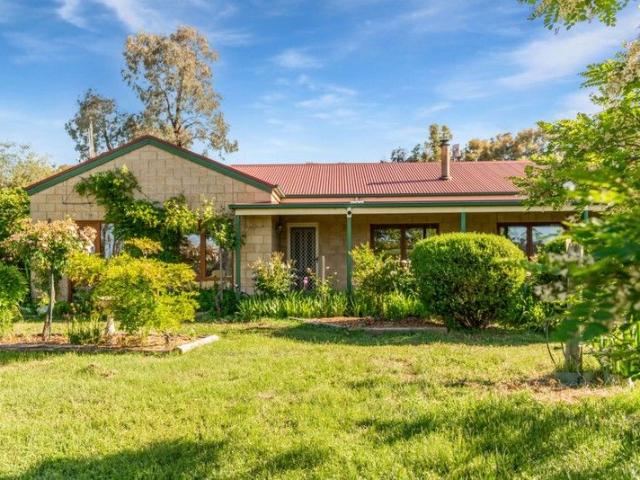 House for sale in Elphinstone, Victoria