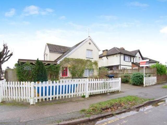 House for sale in Hillview, Surrey