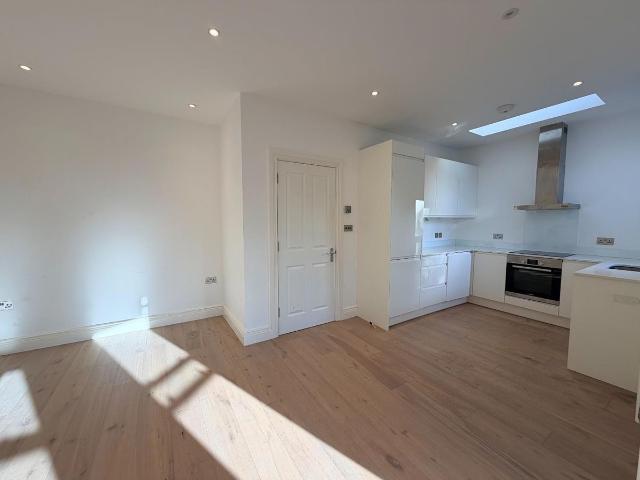 Apartment for rent in London Borough of Ealing, Greater London