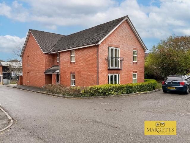 Apartment for rent in Woodloes Park, Green Close