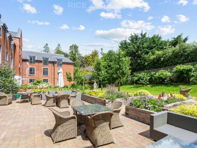 Apartment for rent in Buckler's Park, Crowthorne