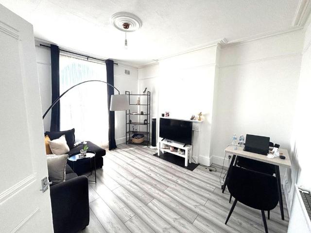 Apartment for rent in London Borough of Croydon, Greater London
