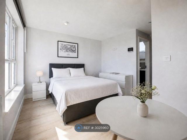Room for rent in London Borough of Croydon, Greater London